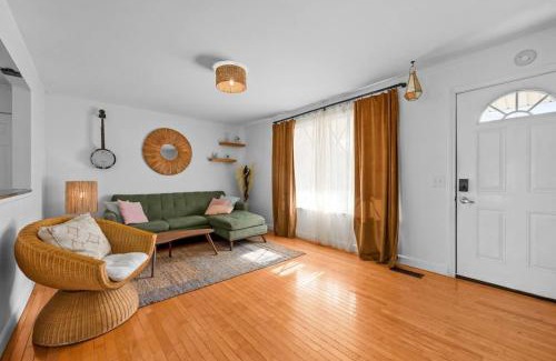 McMurray Casa | Game Room and Bunks Sleeps 12 Near Downtown