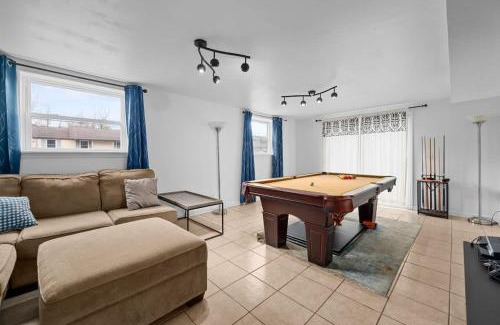 McMurray Casa | Game Room and Bunks Sleeps 12 Near Downtown