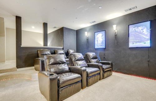 Tucumcari Casa | Game Room and Deck Group Getaway in New Mexico!