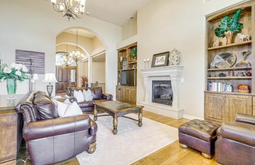 Tucumcari Casa | Game Room and Deck Group Getaway in New Mexico!