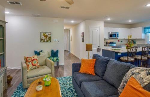 Gun Barrel City Casa | Game Room and Walk to Beach Gun Barrel City Gem!