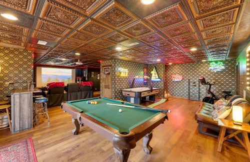 Mace Casa | Game Room, Deck and Views Idyllic Slaty Fork Cabin