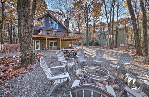Lake Harmony Estates Casa | Game Room, Fire Pit and Deck Spacious Poconos Home!