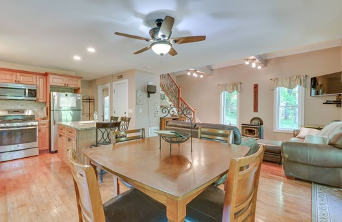 Old Forge Casa | Cozy Old Forge Home w / 2 Porches, Fire Pit, Jacuzzi