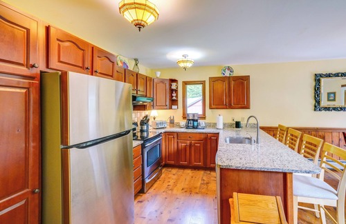 West Dover Casa | Game Room, Hot Tub! Year-Round Dover Retreat
