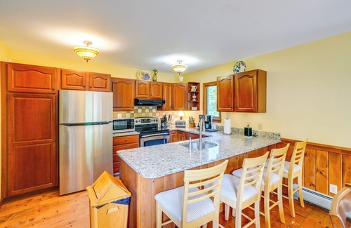West Dover Casa | Game Room, Hot Tub! Year-Round Dover Retreat