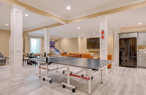 Denver Casa | Game Room + Patio: Luxe Retreat Near Lake Norman!