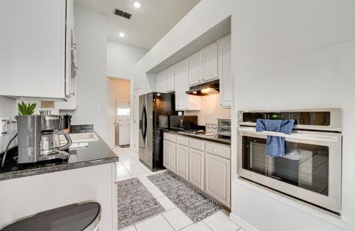 Haines City Casa | Game Room, Pool and Spa Disney Area Getaway!