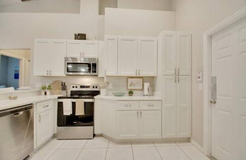 Palm Harbor Casa | Game room ,Saltwater ,pool Spa - Tropical Oasis!