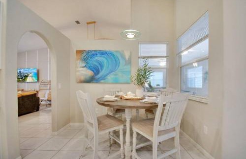 Palm Harbor Casa | Game room ,Saltwater ,pool Spa - Tropical Oasis!