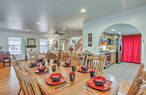 Pinetop-Lakeside Cabaña | Game Room, Yard, Deck & Fireplace: Lakeside Home