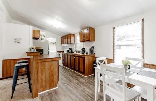 Columbia Casa | Gamecock Roost- 15mins to Downtown- Back unit