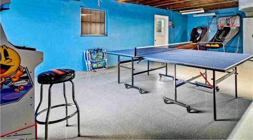Pembroke Pines Casa | Gameroom Pool Fire Pit Bbq
