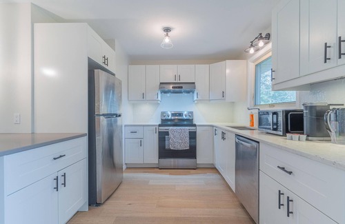 Lakefield Casa | Games+BBQ+Firepit+sleep 8+4 beds near Downtown