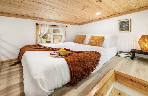 Lake City Casa | Ganesh Tiny Home at Ichetucknee Springs
