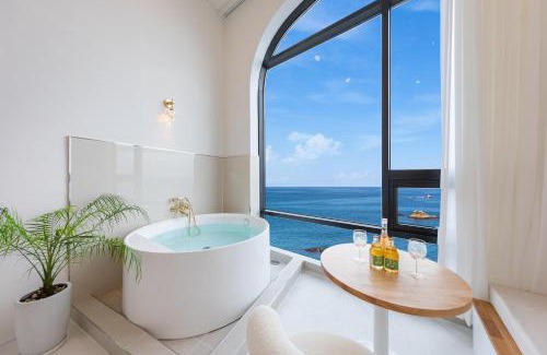 Jumunjin-eup Casa | Gangneung Hue Pension Ocean View, Spa, Couple