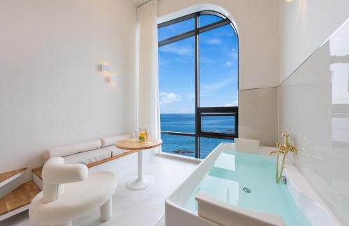 Jumunjin-eup Casa | Gangneung Hue Pension Ocean View, Spa, Couple