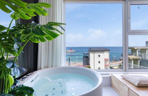 Jumunjin-eup Casa | Gangneung the One and the Classic Pension