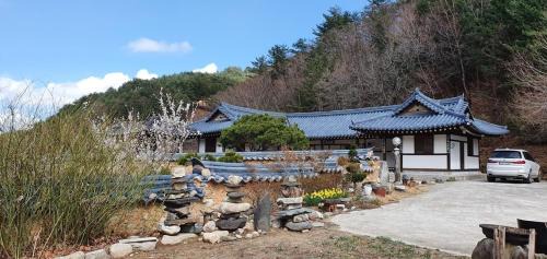 Gangneung Casa | Gangneung Wangsangoal Hanok Pension