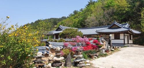 Gangneung Casa | Gangneung Wangsangoal Hanok Pension