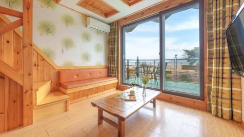 Ganghwa Casa | Gangwha Jeongwon Pension