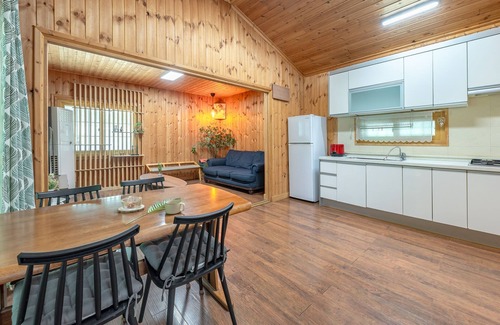 Deokhyeon Casa | Gapyeong Noksu Valley Pet Group Pension