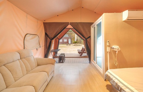 Buk Casa | Gapyeong Sanchaek Glamping Pension
