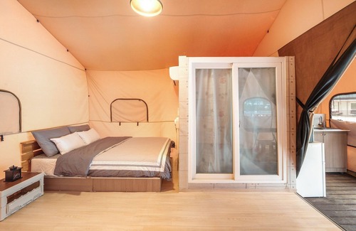 Buk Casa | Gapyeong Sanchaek Glamping Pension