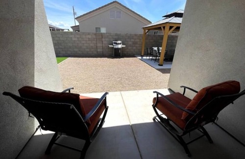 Kingman Casa | Garage access!