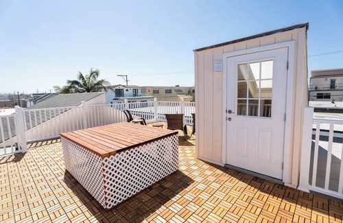 Mission Beach Cabaña | Garage Parking, AC, Kid Friendly, 45 seconds from the beach!