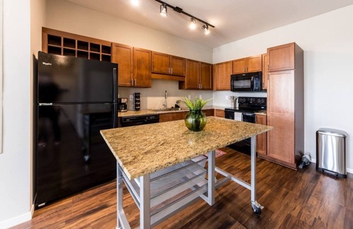 DeBaliviere Place Apartamento | Garage Parking Cozy Central West End Condo