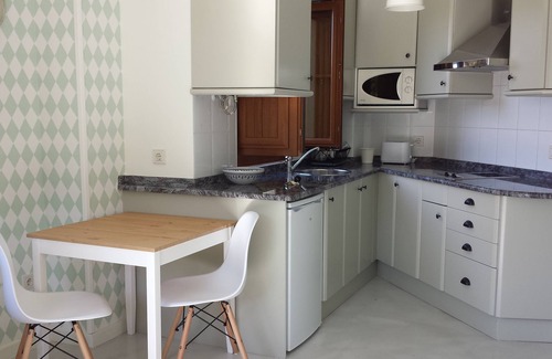 San Vicente de la Barquera Apartamento | apartamento con jardin