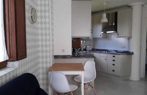 San Vicente de la Barquera Apartamento | apartamento con jardin