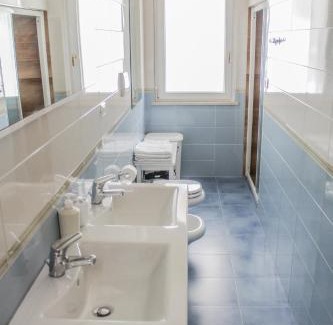 Rivoltella Apartamento | Garda Fantasy Apartment - JACUZZI
