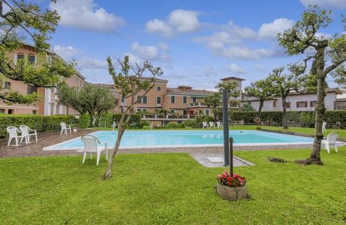 Bogliaco Apartamento | Garda - Lakefront Residence Pool - by Host4U
