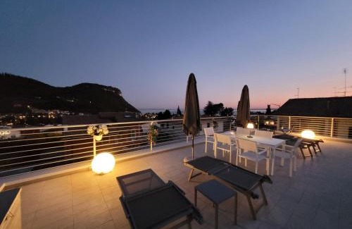Garda Apartamento | Garda view - Nuovo appartamento con solarium vista lago