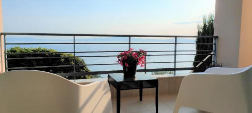 Diasella Apartamento | GARDEN APARTMENT 1 VERGA