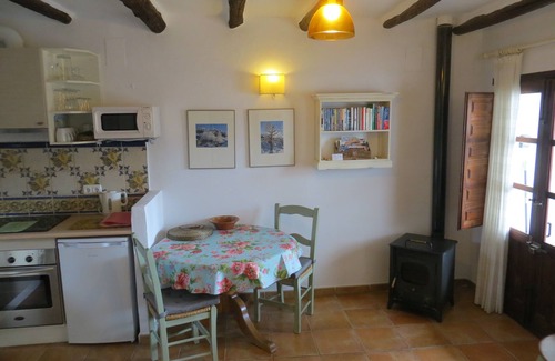 Portugos Casa | Apartamento con jardín en el corazón del campo, cerca de pueblos locales.