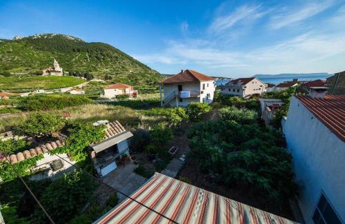 Komiza Apartamento | Garden Apartments