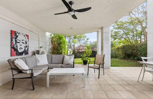 South Brisbane Apartamento | Garden Apt 2Bed x 2Bath, parking
