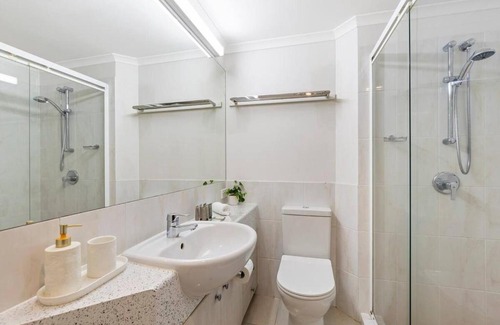 South Brisbane Apartamento | Garden Apt 2Bed x 2Bath, parking