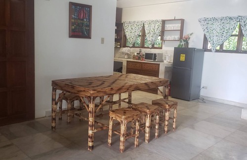 Cajidiocan Casa | Garden Beach House