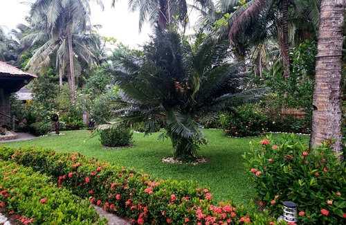 Cajidiocan Casa | Garden Beach House