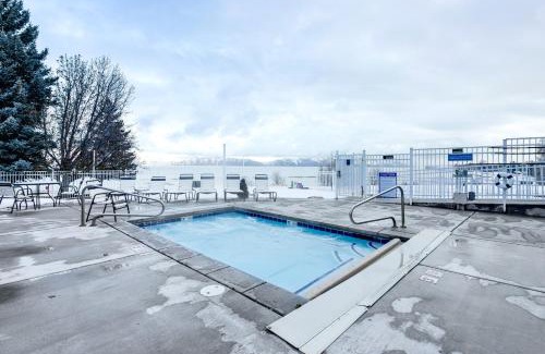 Harbor Village Apartamento | Garden City Condo with Pool Access by Bear Lake!