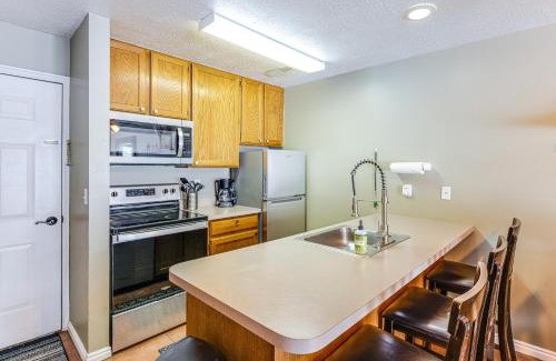 Harbor Village Apartamento | Garden City Condo with Pool Access by Bear Lake!