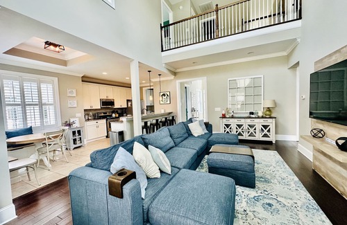 Salters Cove Casa | Garden City Pet friendly beach house! Golf car provided. 3 min ride to the beach