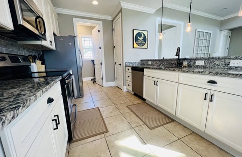 Salters Cove Casa | Garden City Pet friendly beach house! Golf car provided. 3 min ride to the beach