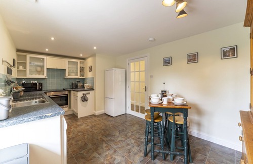Gargunnock Cabaña | Garden Cottage - a cottage that sleeps 6 guests in 3 bedrooms