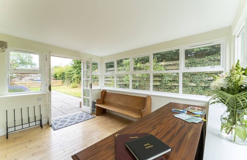 Gargunnock Cabaña | Garden Cottage - a cottage that sleeps 6 guests in 3 bedrooms