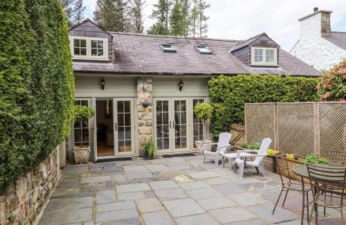 Dolbenmaen Casa | Garden Cottage